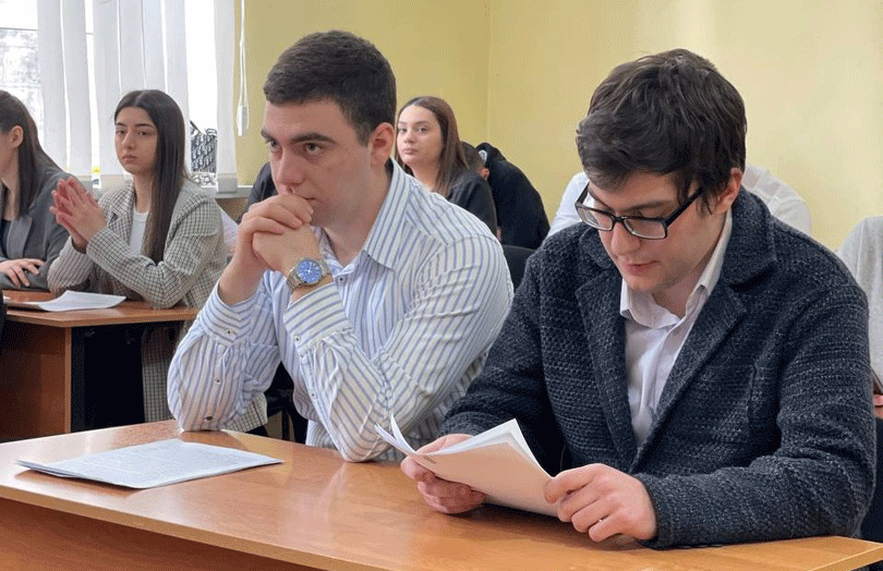 Во Владикавказском колледже управления состоялась защита выпускных квалификационных работ по специальности «Правоохранительная деятельность».