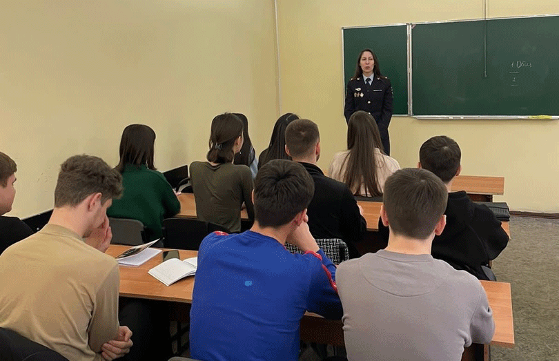 Во Владикавказском колледже управление прошла лекция на тему «Безопасность подростков и влияние Интернета».