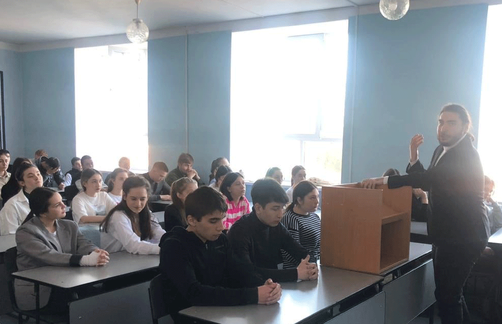 Во Владикавказском колледже управления состоялась встреча студентов с представителями с Координационного центра по профилактике экстремизма.